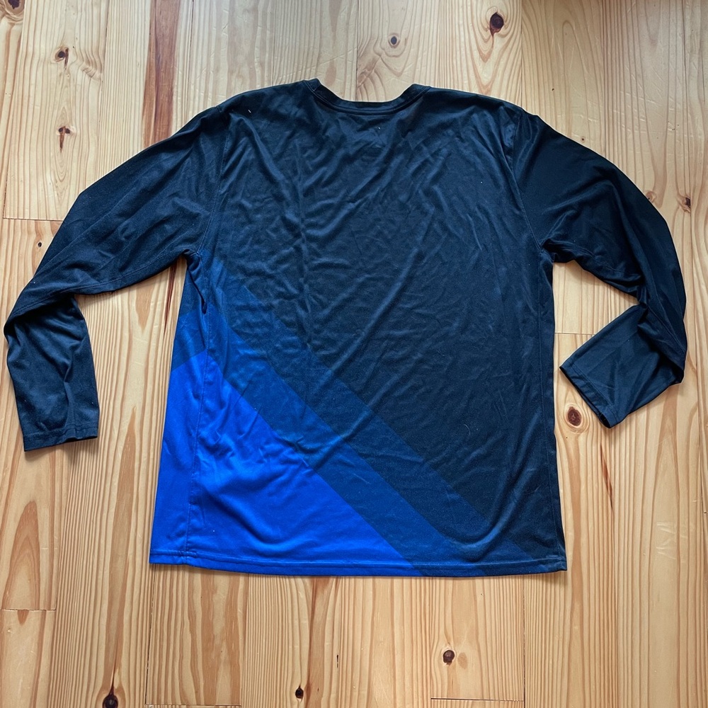 Nike Duke Men's Black and Blue Long Sleeve Shirt - Picture 6 of 6